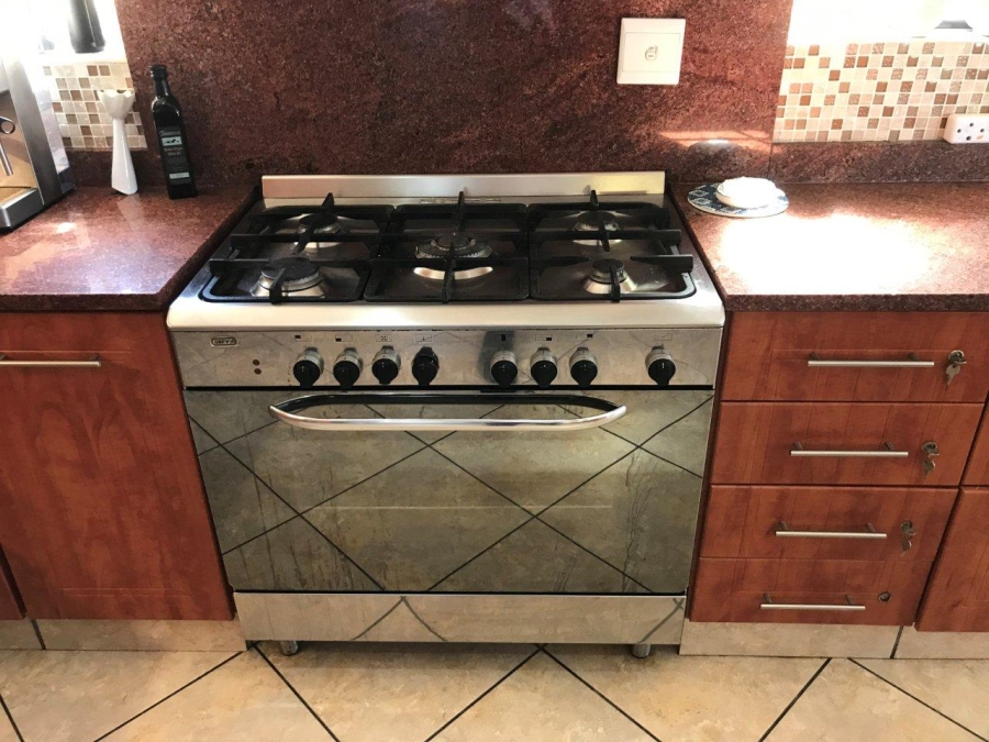 9 Bedroom Property for Sale in Wavecrest Eastern Cape